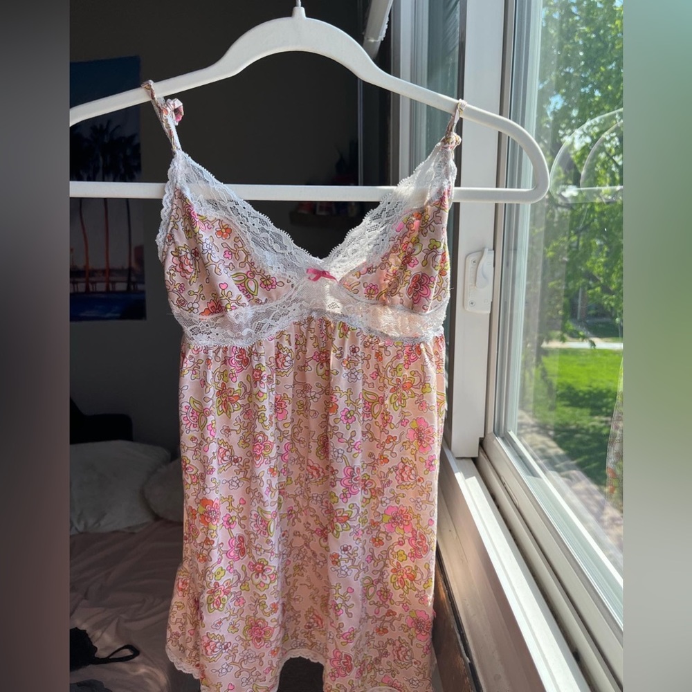Vintage Victoria’s Secret Y2K Lace Babydoll Tank